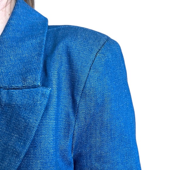 Good American Denim Blazer in True Blue Classic Business Minimalist 2 - Picture 12 of 17